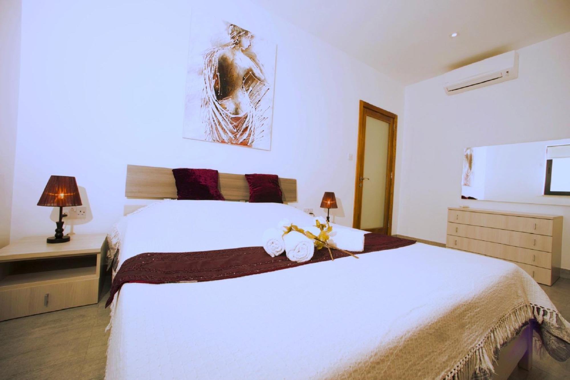 Stunning Penthouse Roof Terrace & Communal Swimming Pool St. Paul's Bay Exterior foto